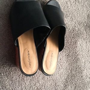 8w black mules